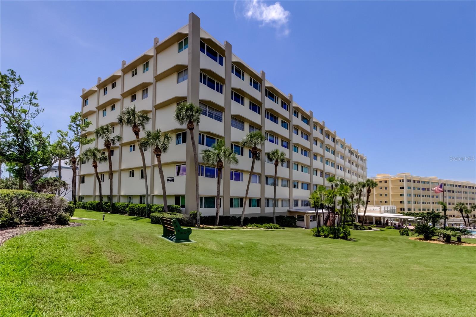 HARBOUR CLUB CONDO - Residential