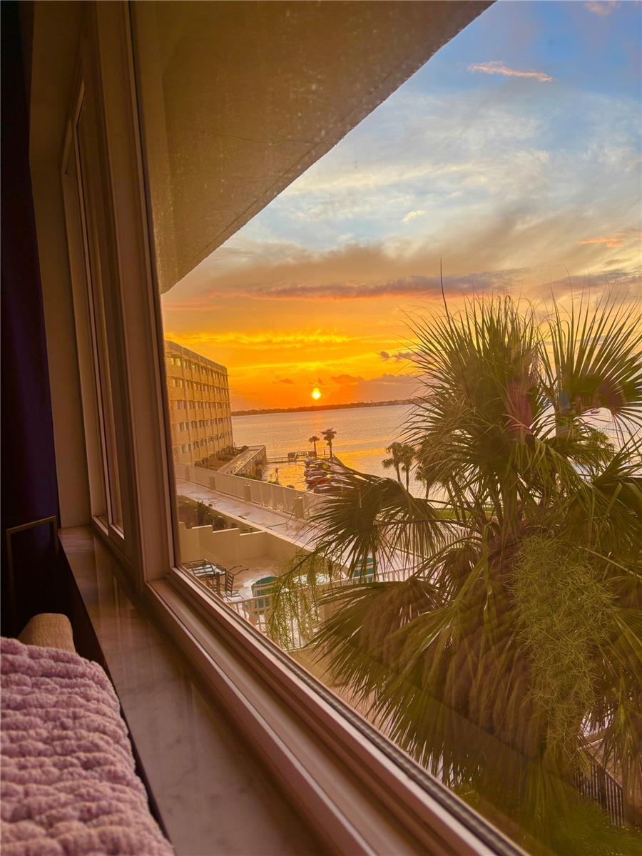 HARBOUR CLUB CONDO - Residential