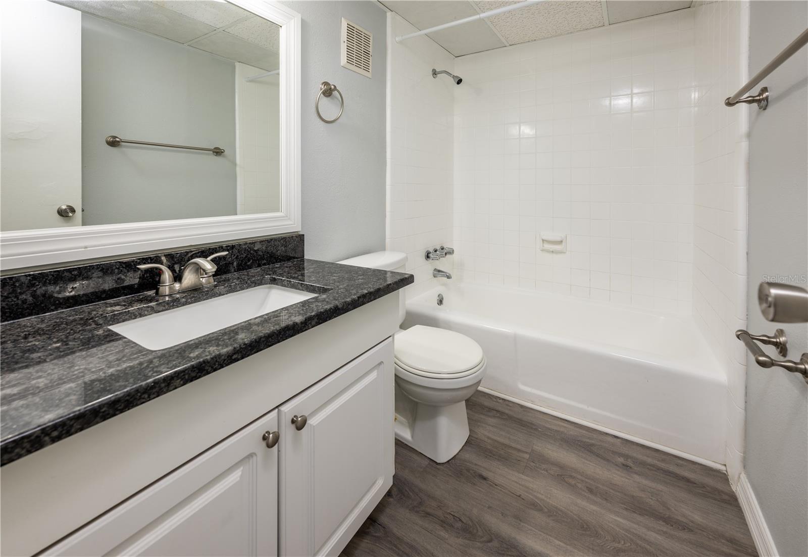 PHILLIPPE PARK REARRANGEMENT - Residential Lease