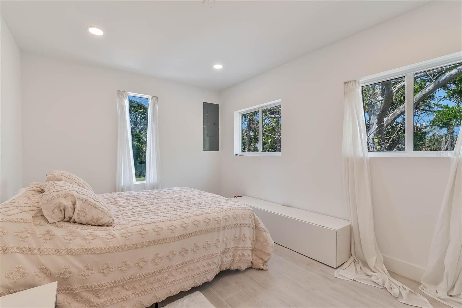 NEW SMYRNA BEACH - Residential Income