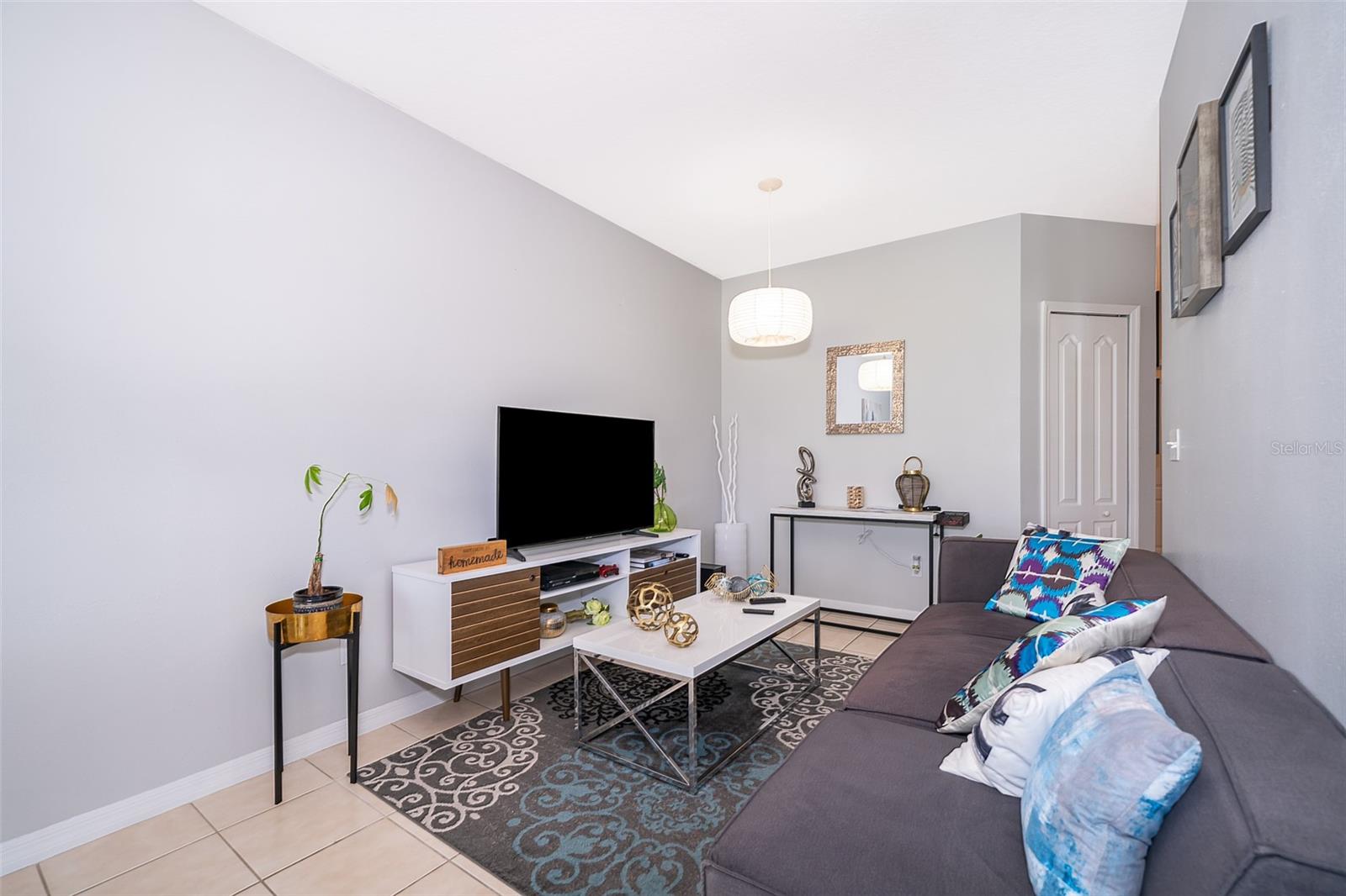 SAVANNAH PINES CONDO - Residential Lease