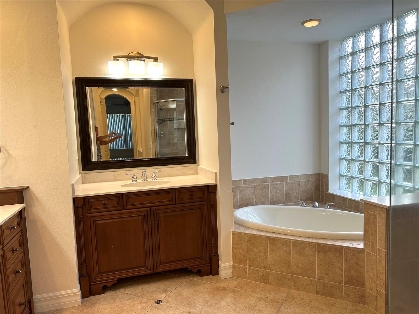 ASHLEY TRACE AT UNIVERSITY PLACE - Residential Lease