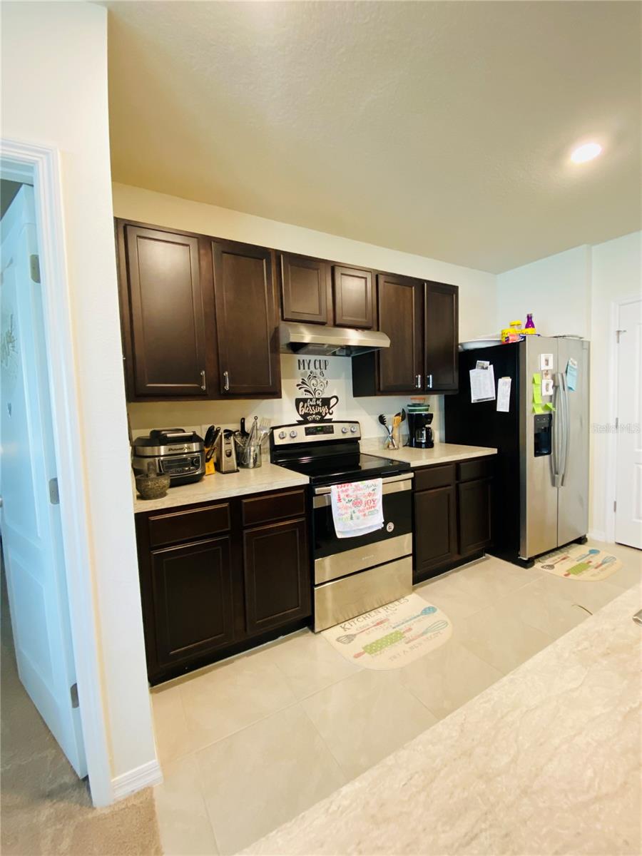 LAKESIDE LNDGS PH 3 - Residential Lease