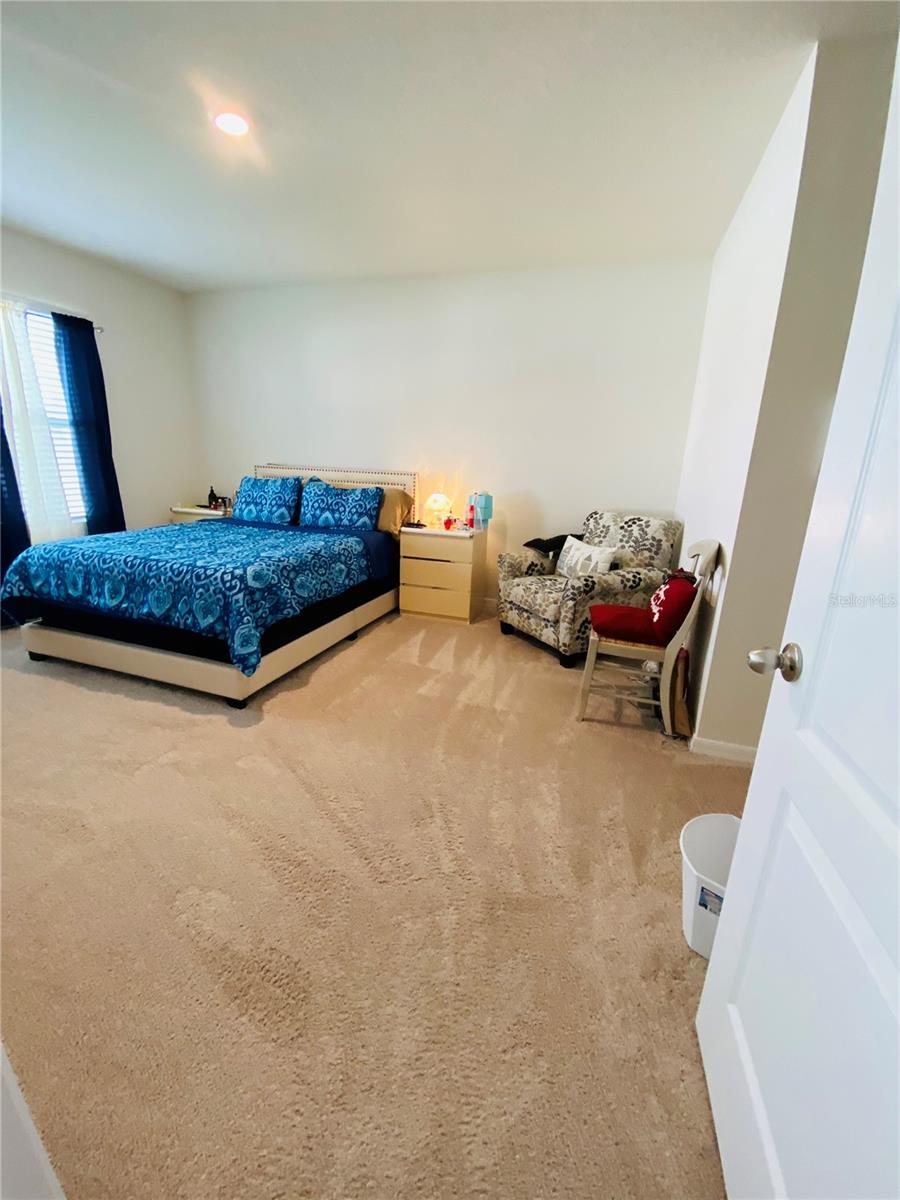 LAKESIDE LNDGS PH 3 - Residential Lease