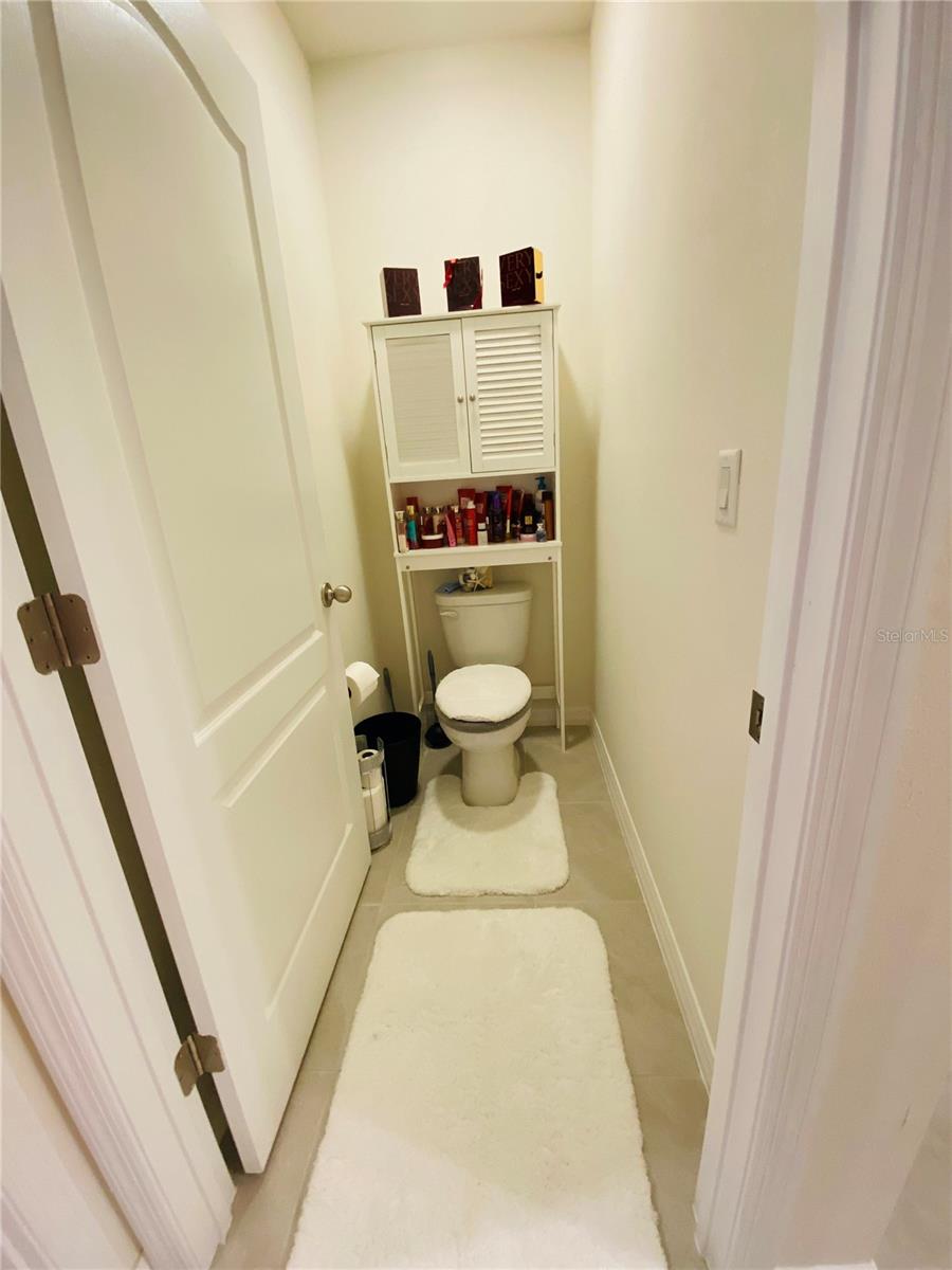 LAKESIDE LNDGS PH 3 - Residential Lease