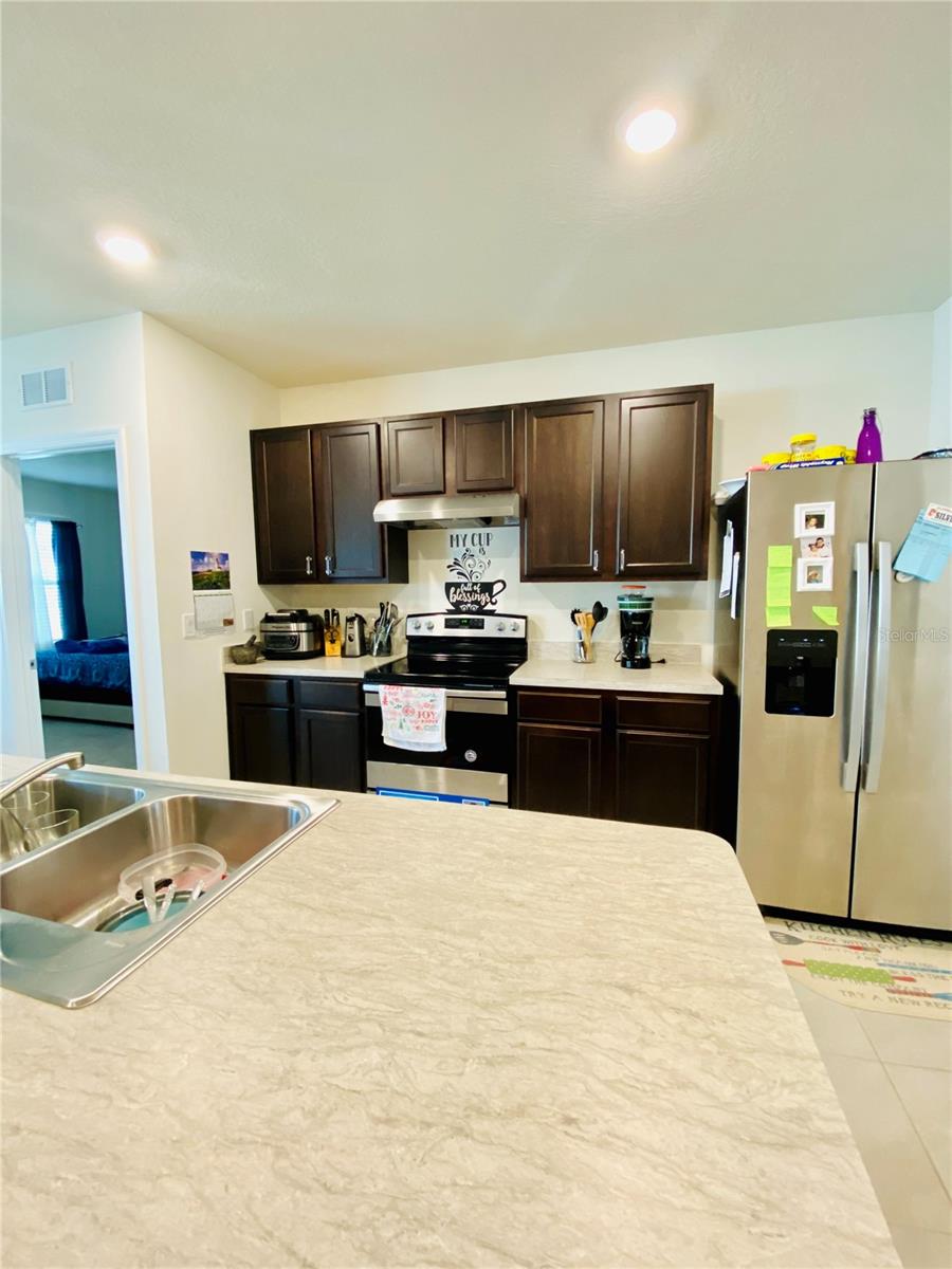 LAKESIDE LNDGS PH 3 - Residential Lease