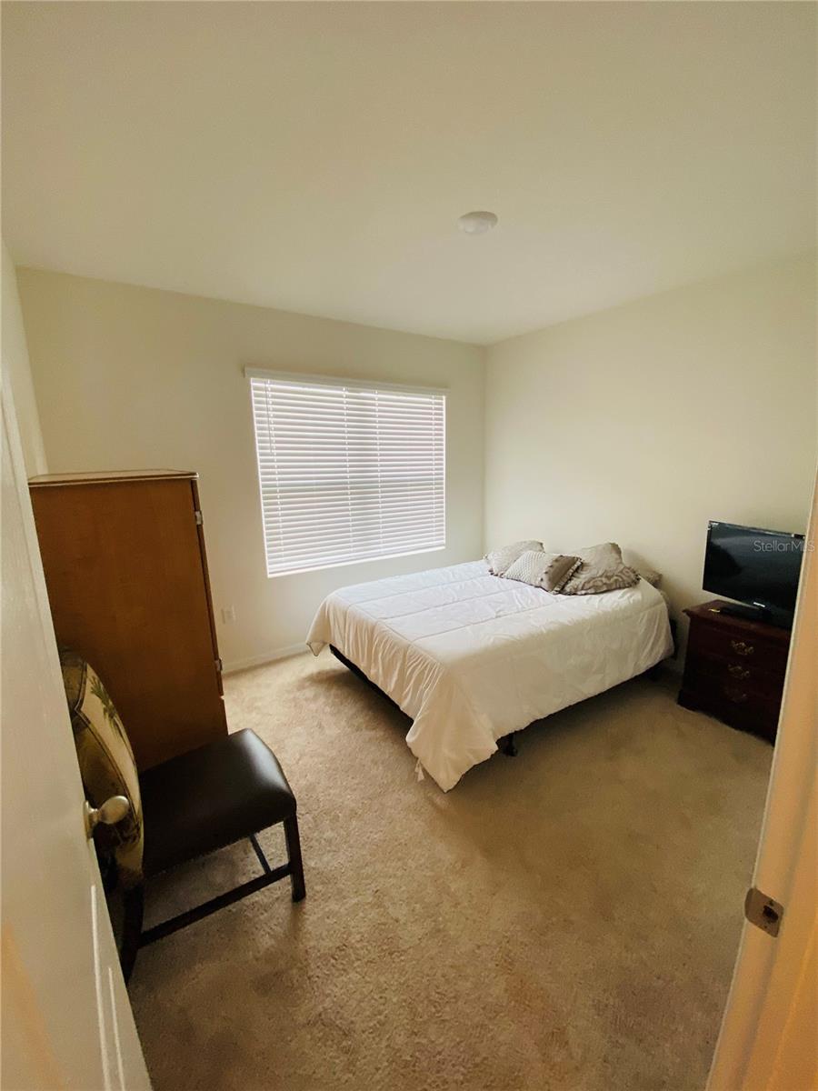 LAKESIDE LNDGS PH 3 - Residential Lease