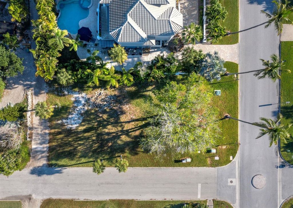 Photo of 641 Broadway Street, Longboat Key, FL 34228 (MLS # A4672996)