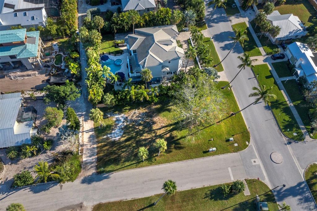 Photo of 641 Broadway Street, Longboat Key, FL 34228 (MLS # A4672996)