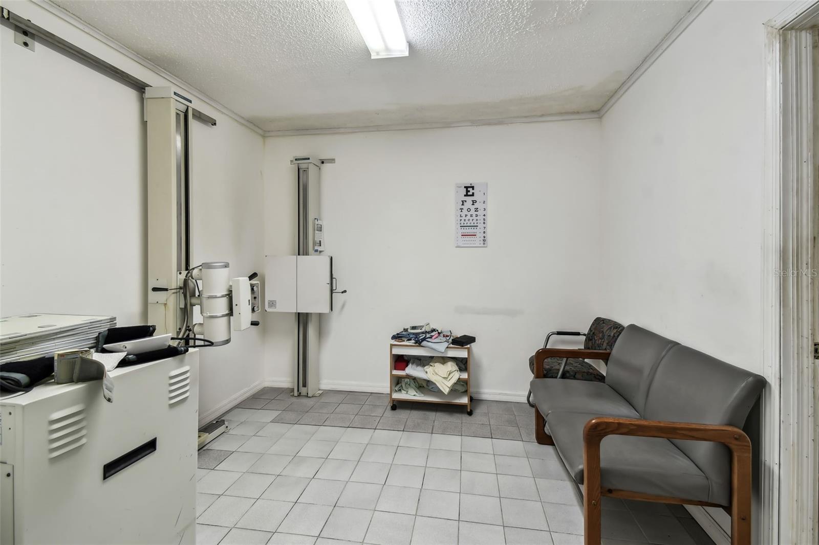 GOLDEN ACRES - Commercial Sale