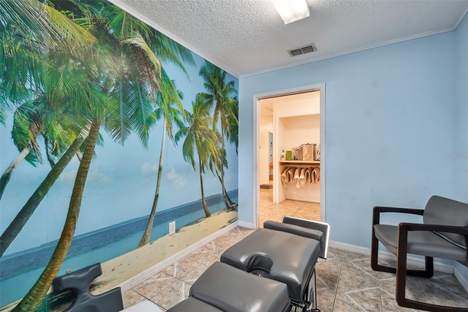 GOLDEN ACRES - Commercial Sale