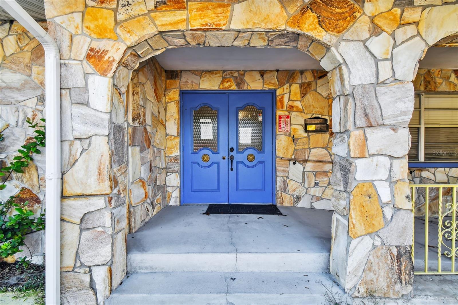 GOLDEN ACRES - Commercial Sale