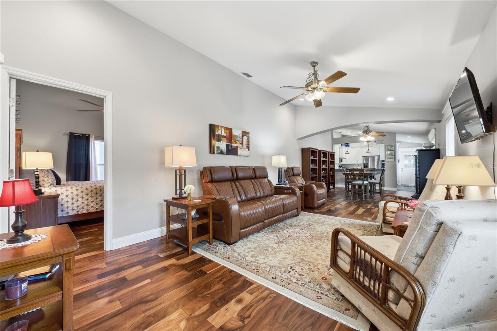 1406 CHALLENGER AVENUE