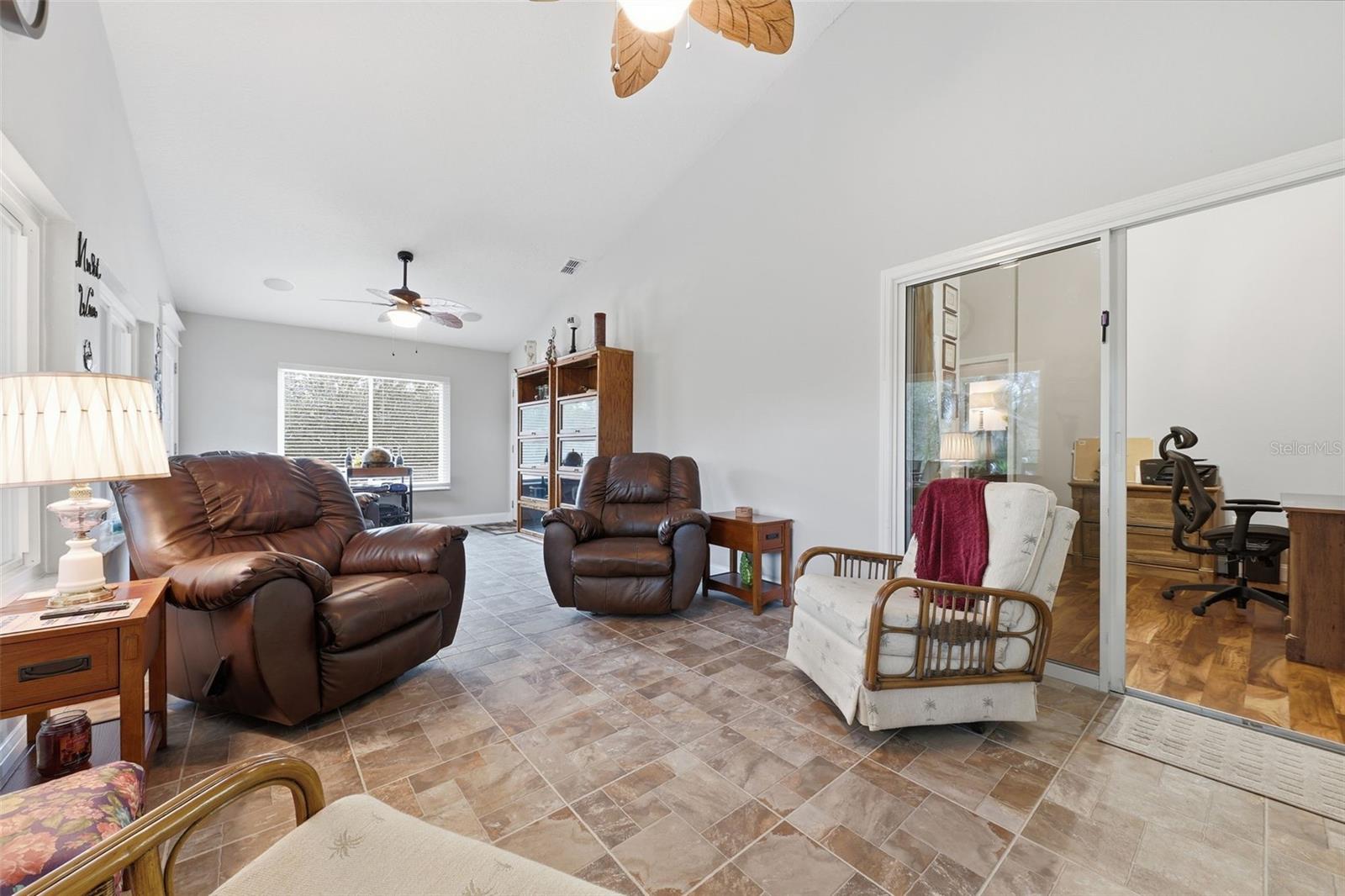 1406 CHALLENGER AVENUE