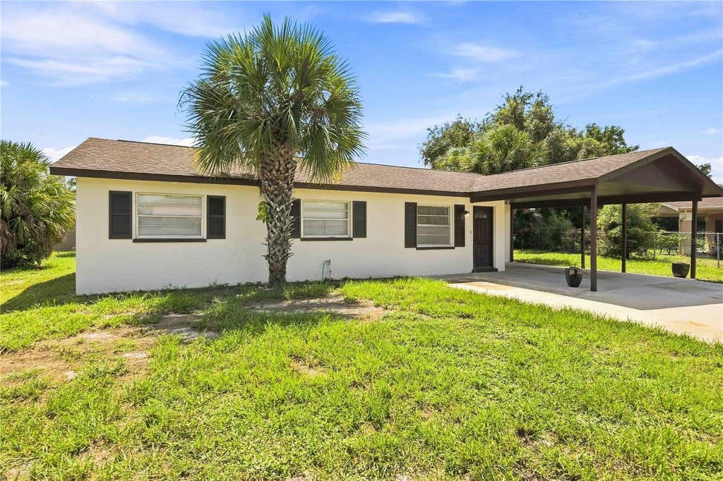 Photo of 3012 Clay Circle, Sarasota, FL 34234 (MLS # N6145395)