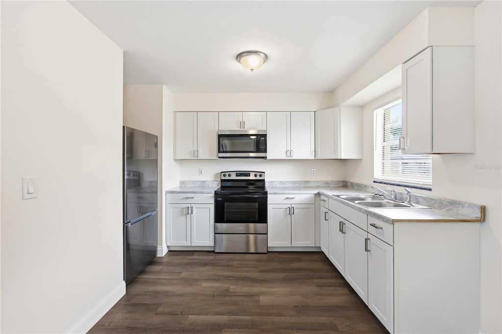 Photo of 3012 Clay Circle, Sarasota, FL 34234 (MLS # N6145395)