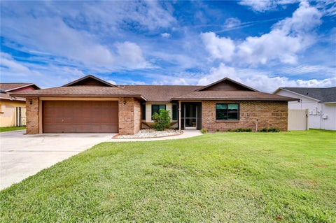 Photo of 659 Timber Pond Drive, Brandon, FL 33510 (MLS # TB8547128)