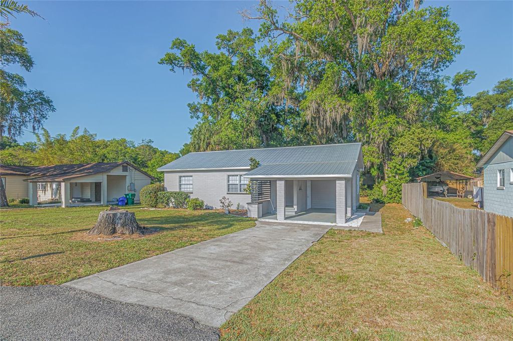 Photo of 414 N Boston Avenue, Deland, FL 32724 (MLS # V4948864)