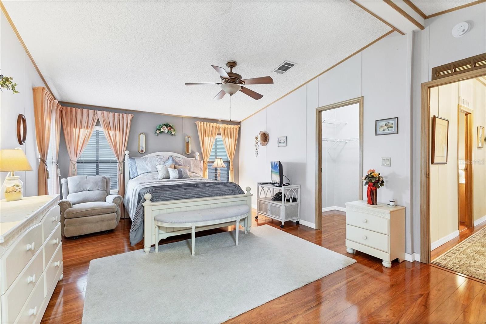 TANGERINE WOODS - Residential