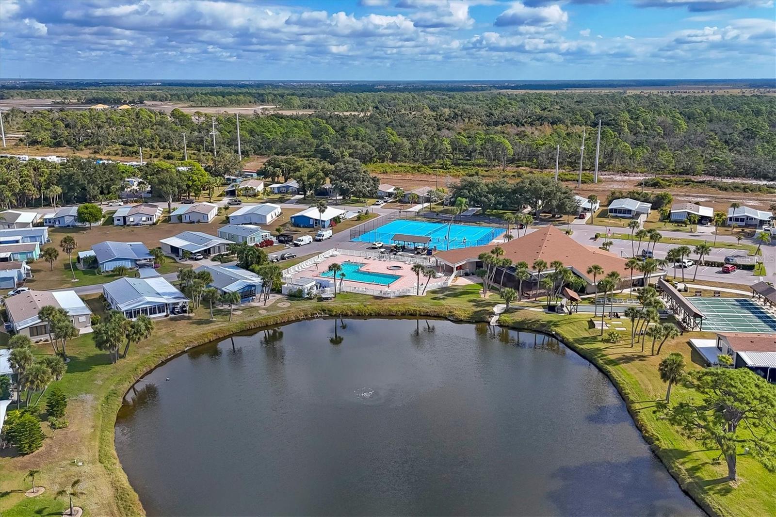 TANGERINE WOODS - Residential