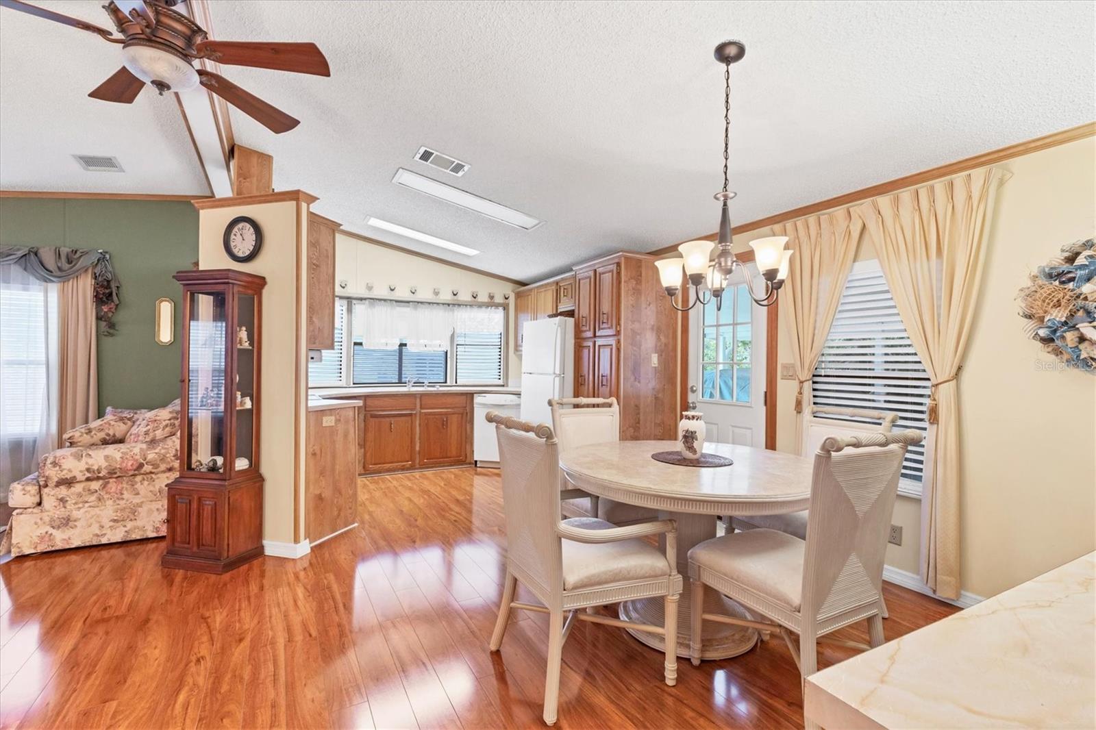 TANGERINE WOODS - Residential