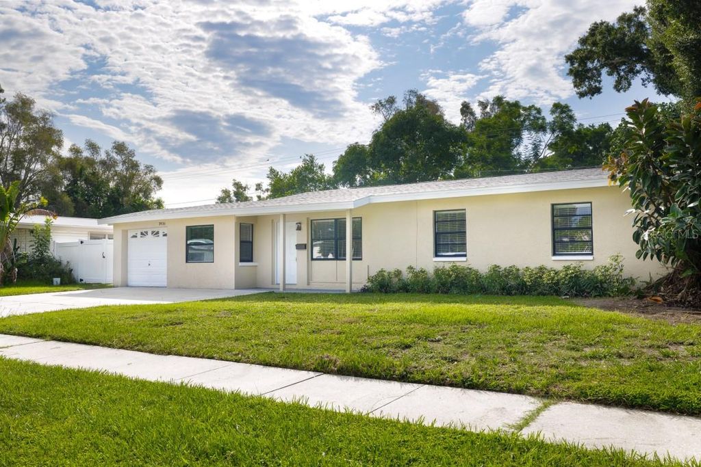 Photo of 3936 Neptune Drive SE, St Petersburg, FL 33705 (MLS # A4669329)