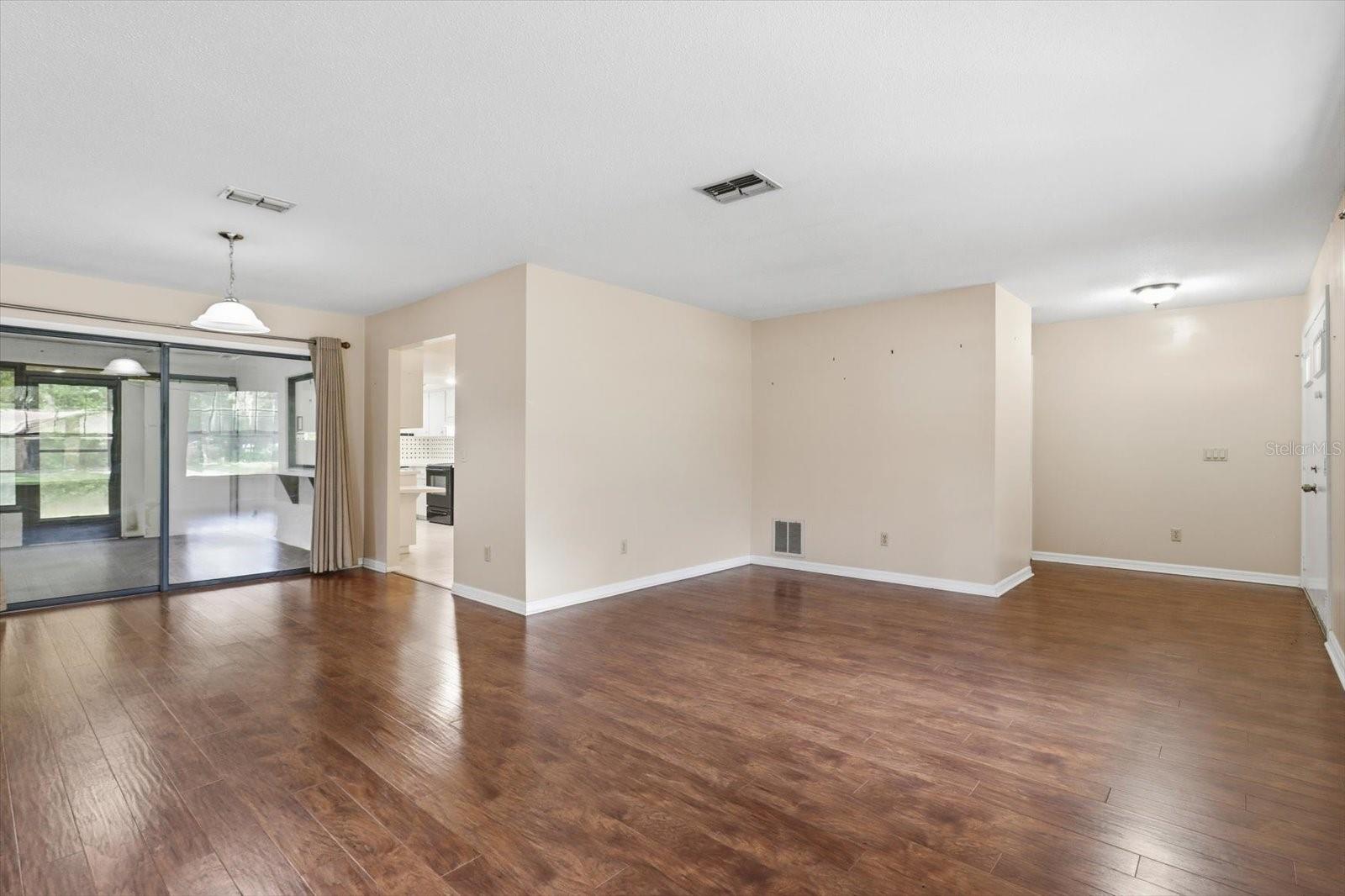 30 SYCAMORE CIRCLE
