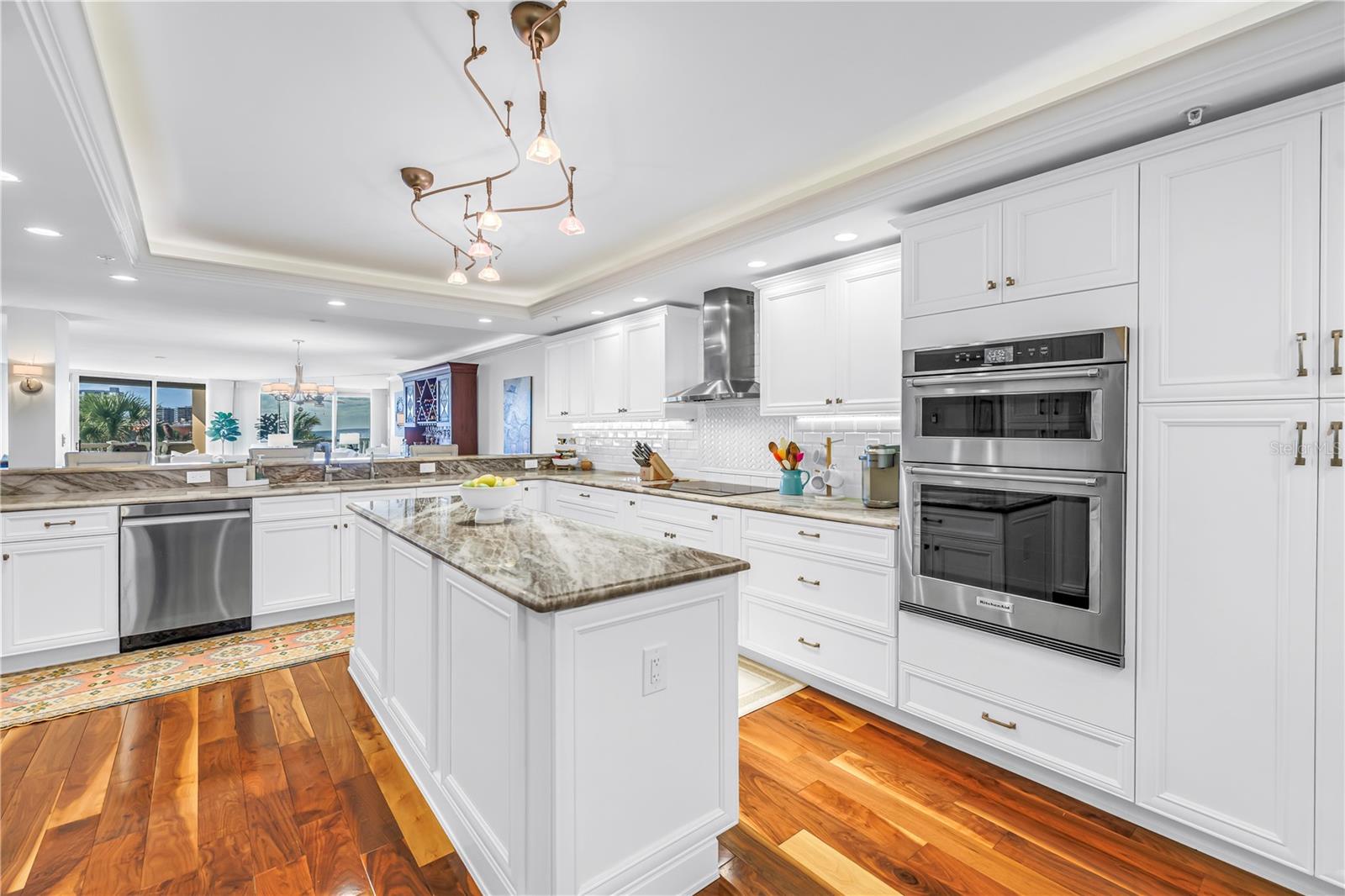 SILVER SANDS BEACH & RACQUET CLUB - Residential