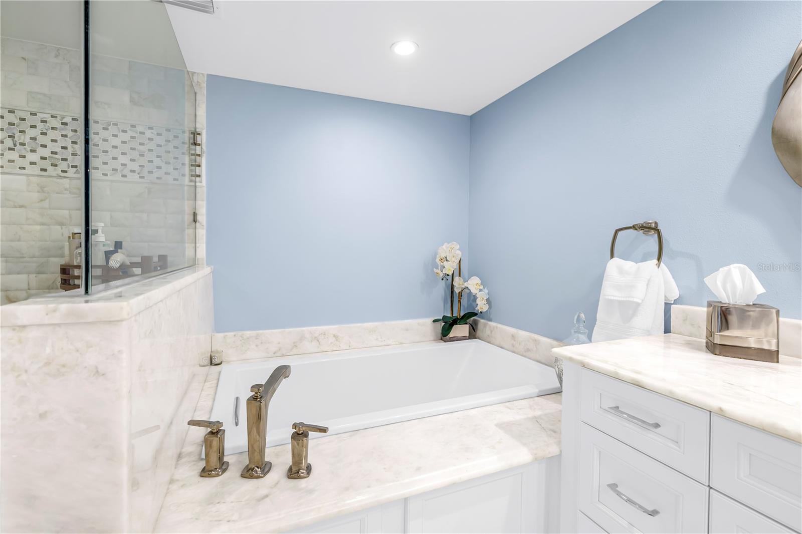 SILVER SANDS BEACH & RACQUET CLUB - Residential