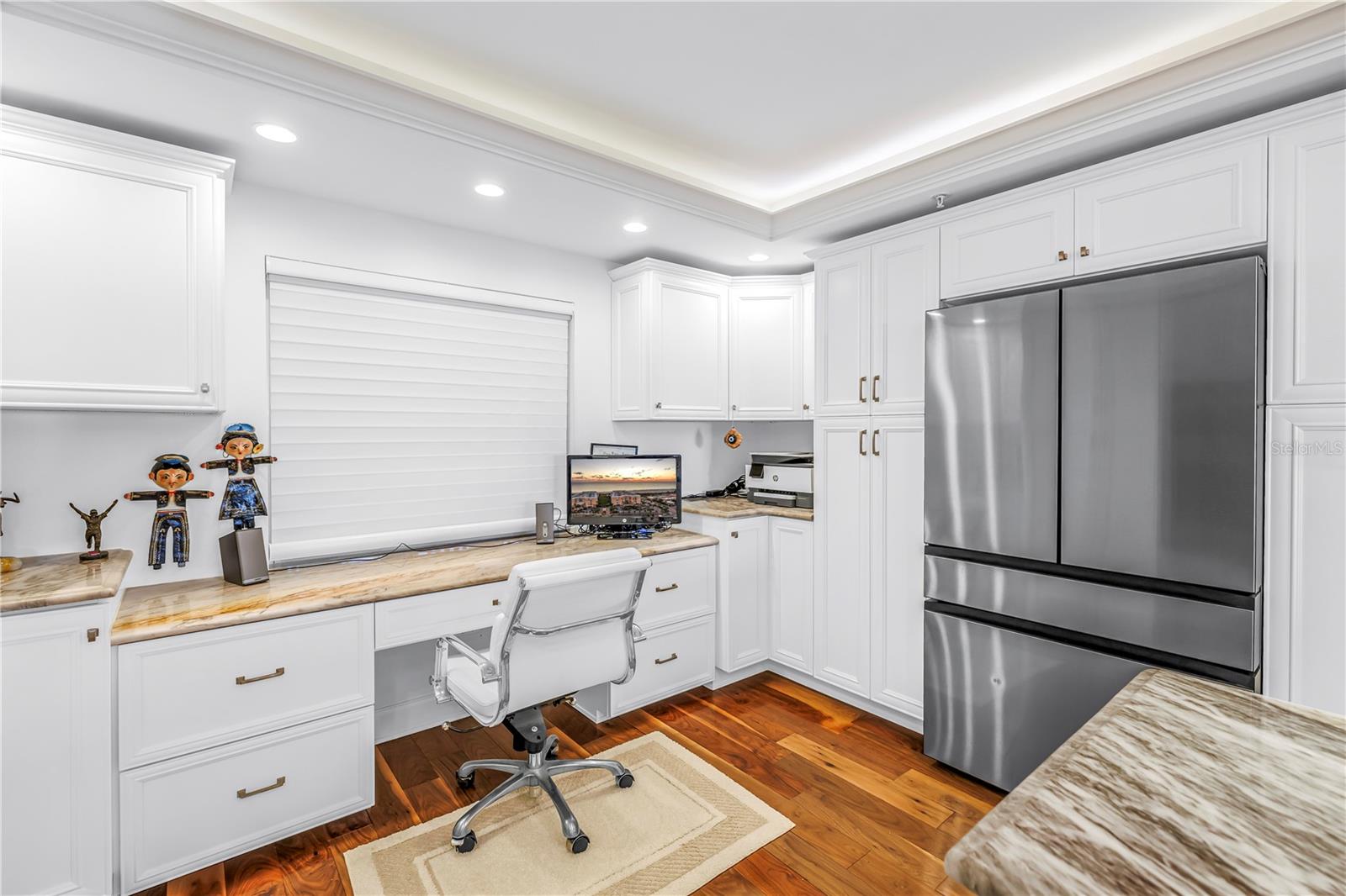 SILVER SANDS BEACH & RACQUET CLUB - Residential