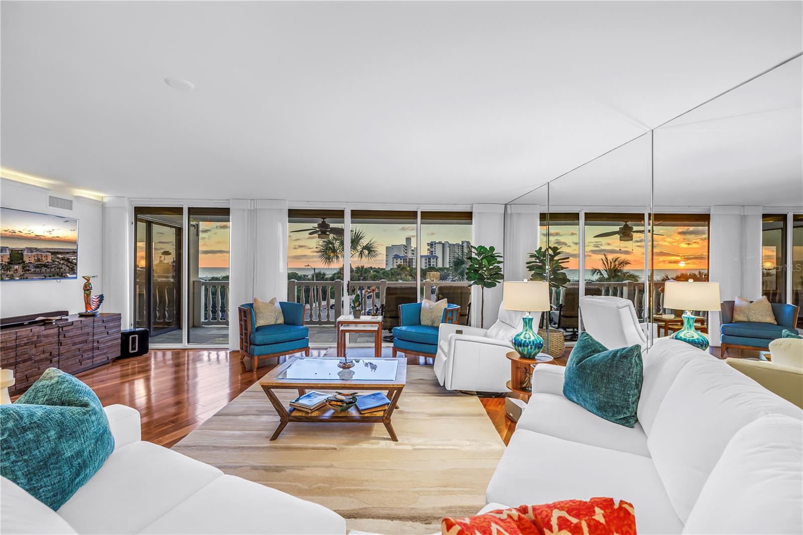 SILVER SANDS BEACH & RACQUET CLUB - Residential