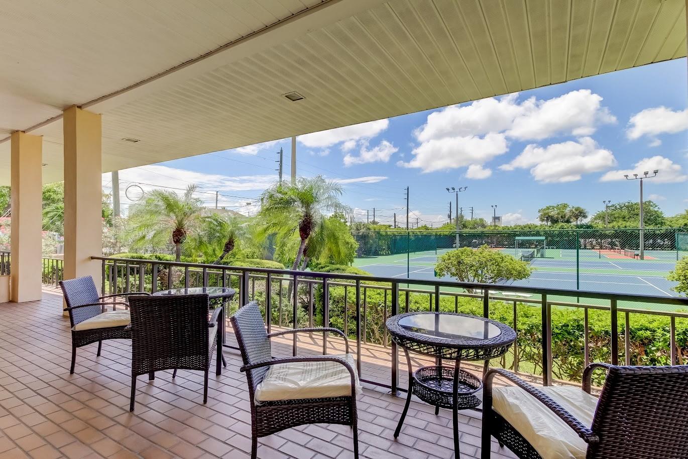 SILVER SANDS BEACH & RACQUET CLUB - Residential