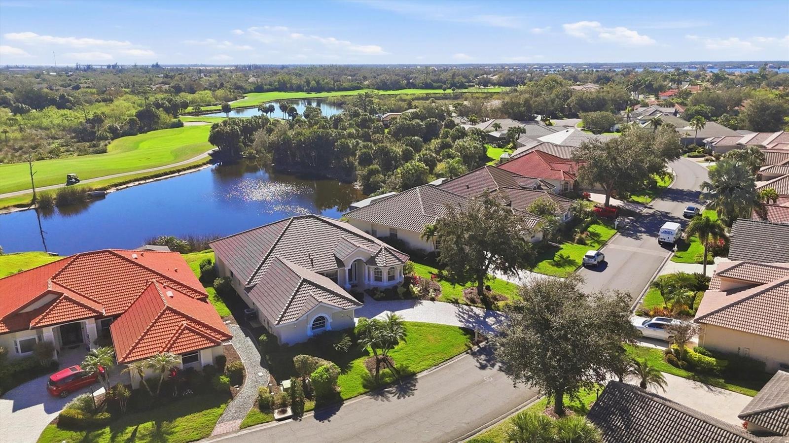 RIVERWOOD - Residential