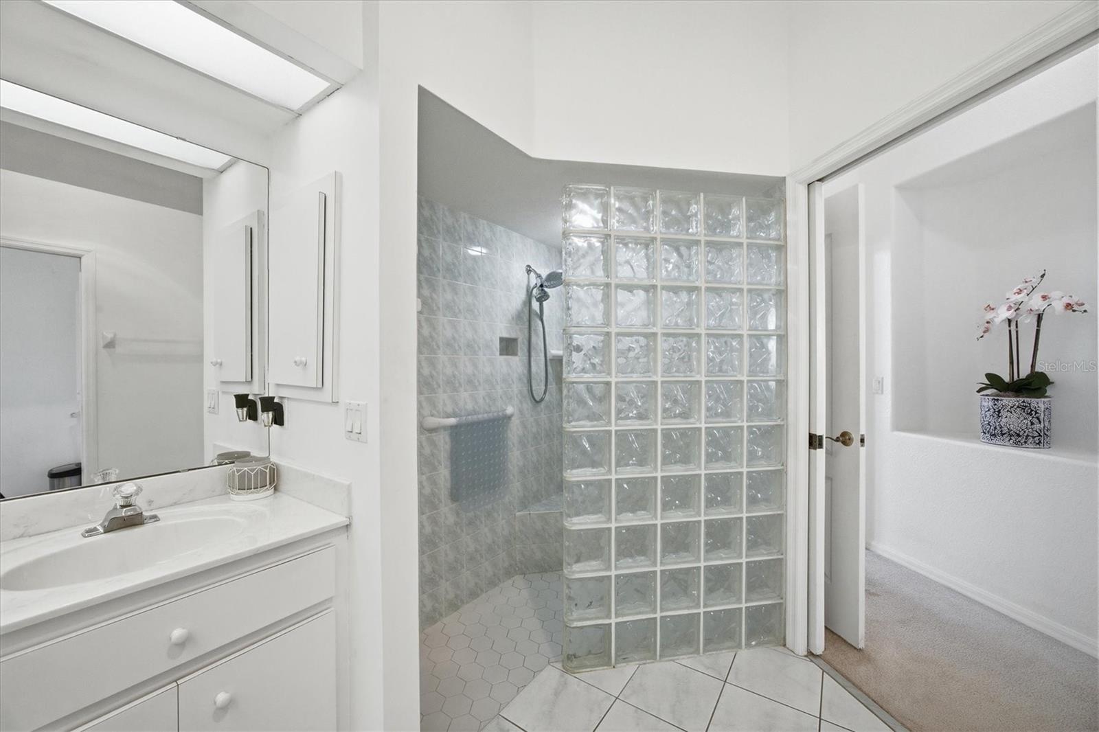 RIVERWOOD - Residential