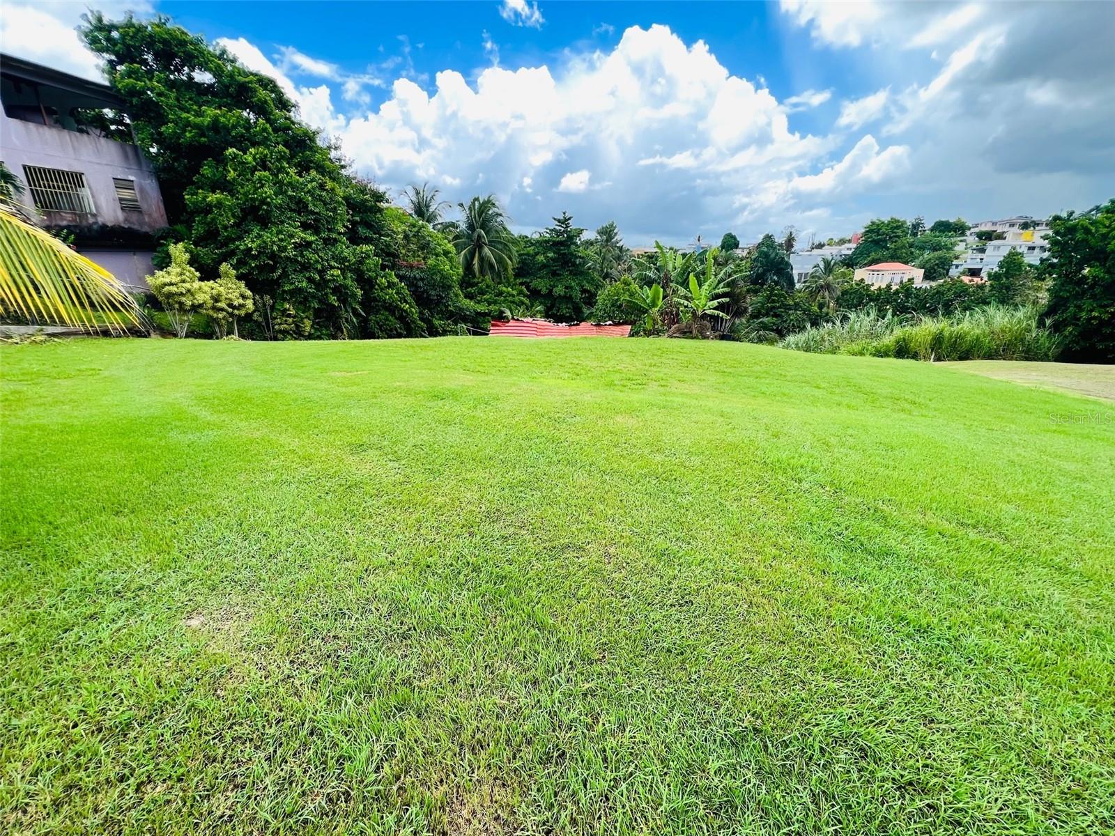Beautiful and spacious lot in the Haciendas Del Caribe development in Toa Alta, Puerto Rico. This lot can be yours with controlled access and security. This development is centrally located, steps from Rexville and the 5 Expressway. It has a surface area of ??2,238 sq m. HOA $45 monthly. Schedule your visit by calling today.