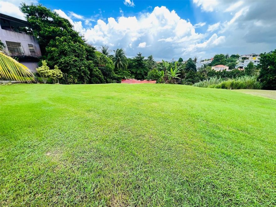 Beautiful and spacious lot in the Haciendas Del Caribe development in Toa Alta, Puerto Rico. This lot can be yours with controlled access and security. This development is centrally located, steps from Rexville and the 5 Expressway. It has a surface area of ??2,238 sq m. HOA $45 monthly. Schedule your visit by calling today.