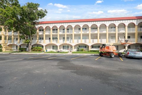 Photo of 2430 Florentine Way #6, Clearwater, FL 33763 (MLS # TB8422253)