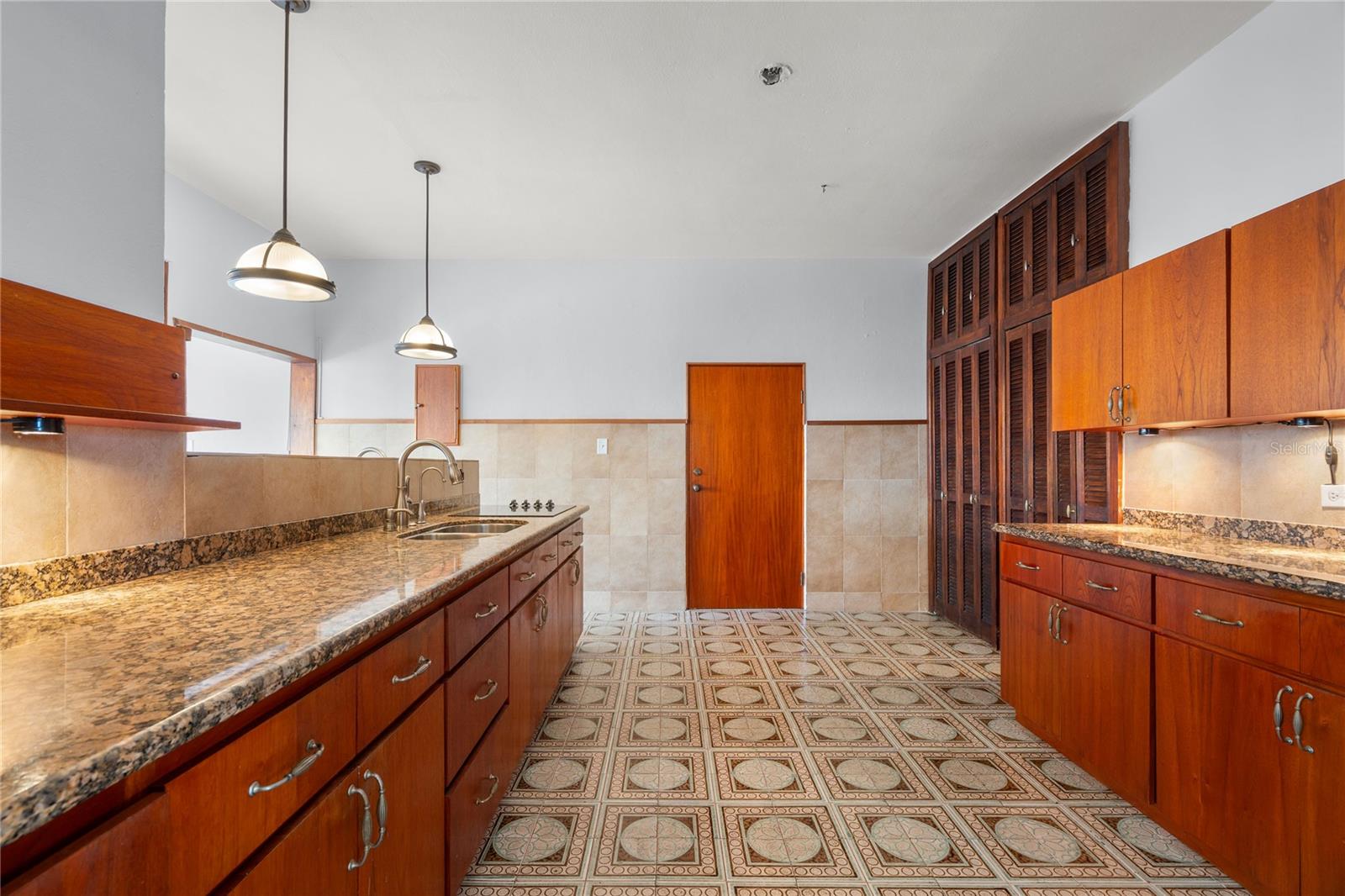 KING'S TERRACE - Residential
