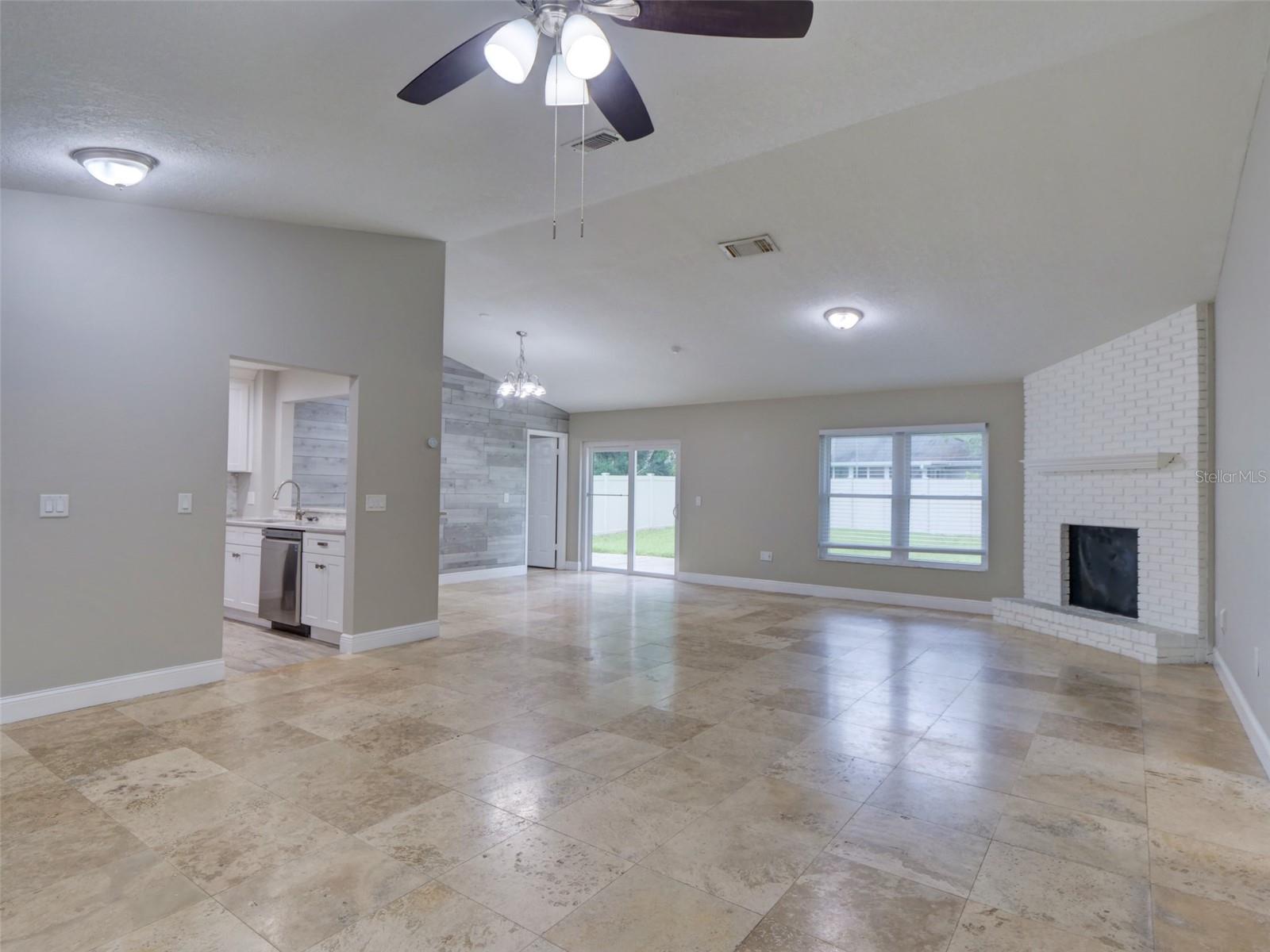 COUNTRY CREEK THE TRAILS AT - Residential Lease