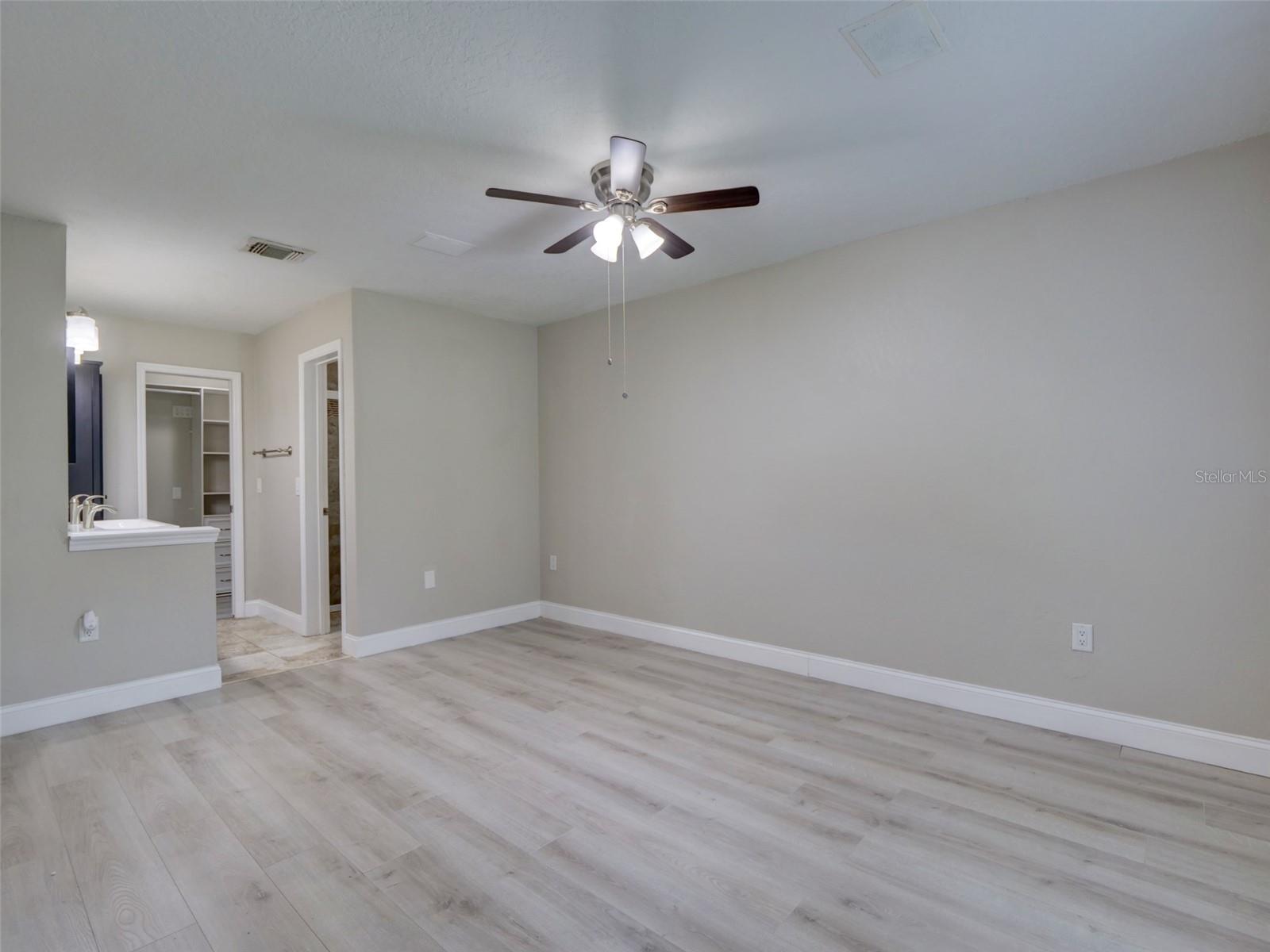 COUNTRY CREEK THE TRAILS AT - Residential Lease