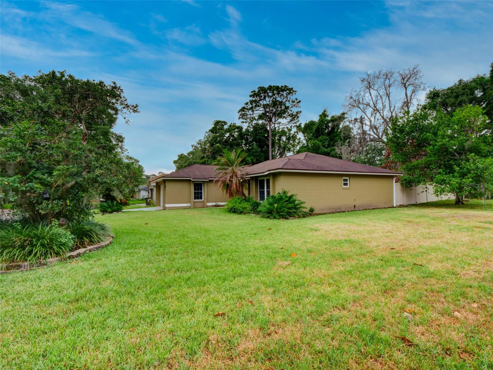 COUNTRY CREEK THE TRAILS AT - Residential Lease