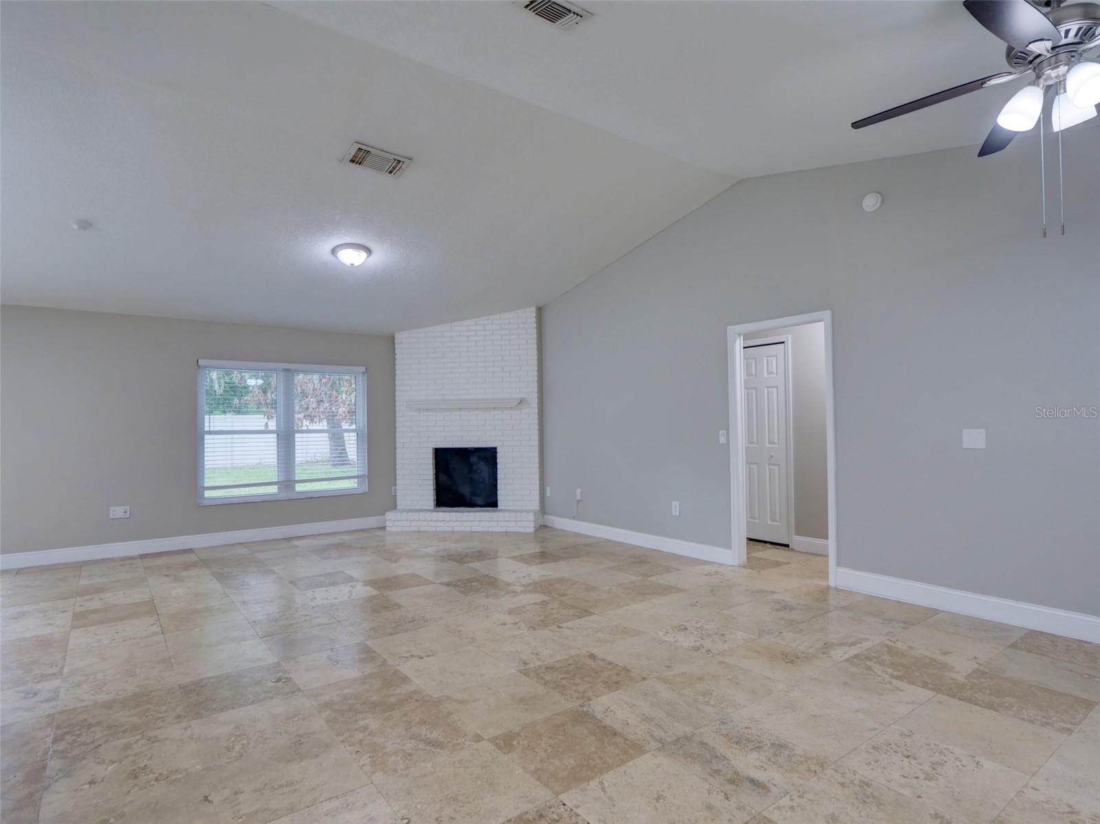 COUNTRY CREEK THE TRAILS AT - Residential Lease