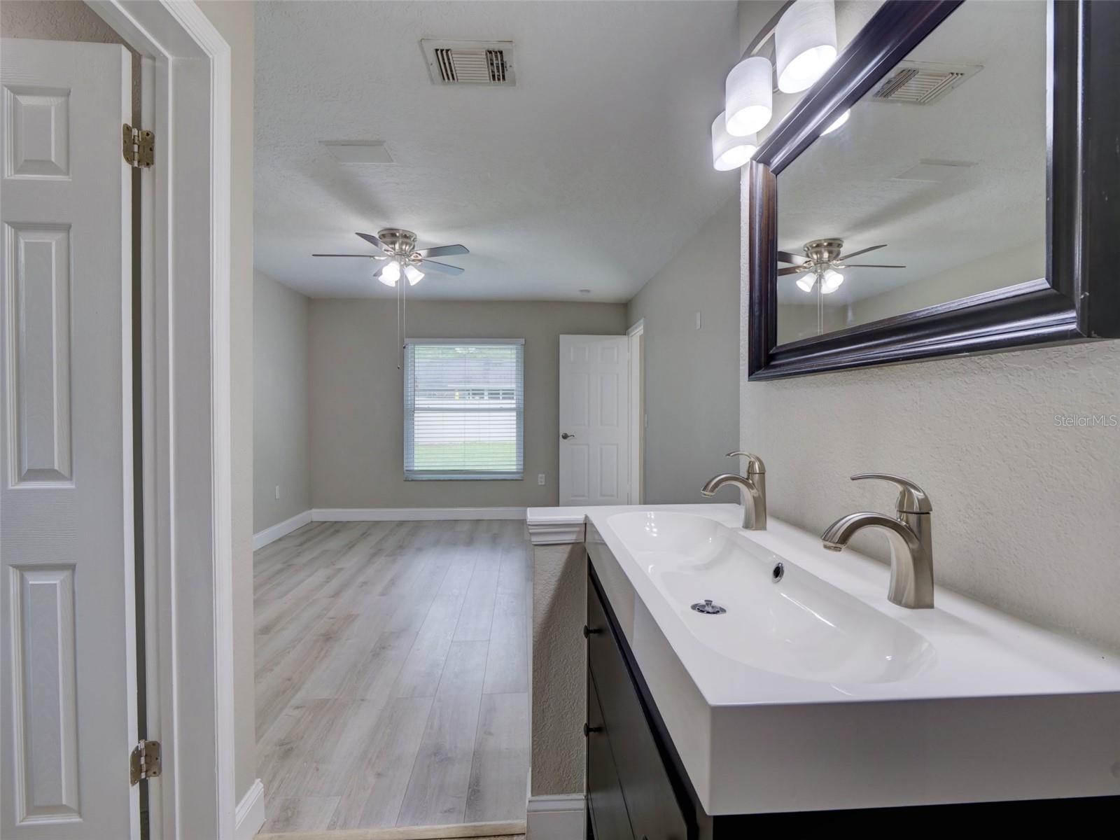 COUNTRY CREEK THE TRAILS AT - Residential Lease