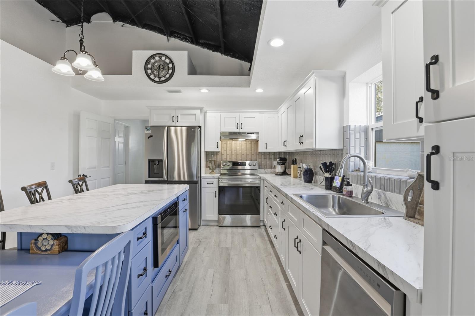 B & R SUB - Residential