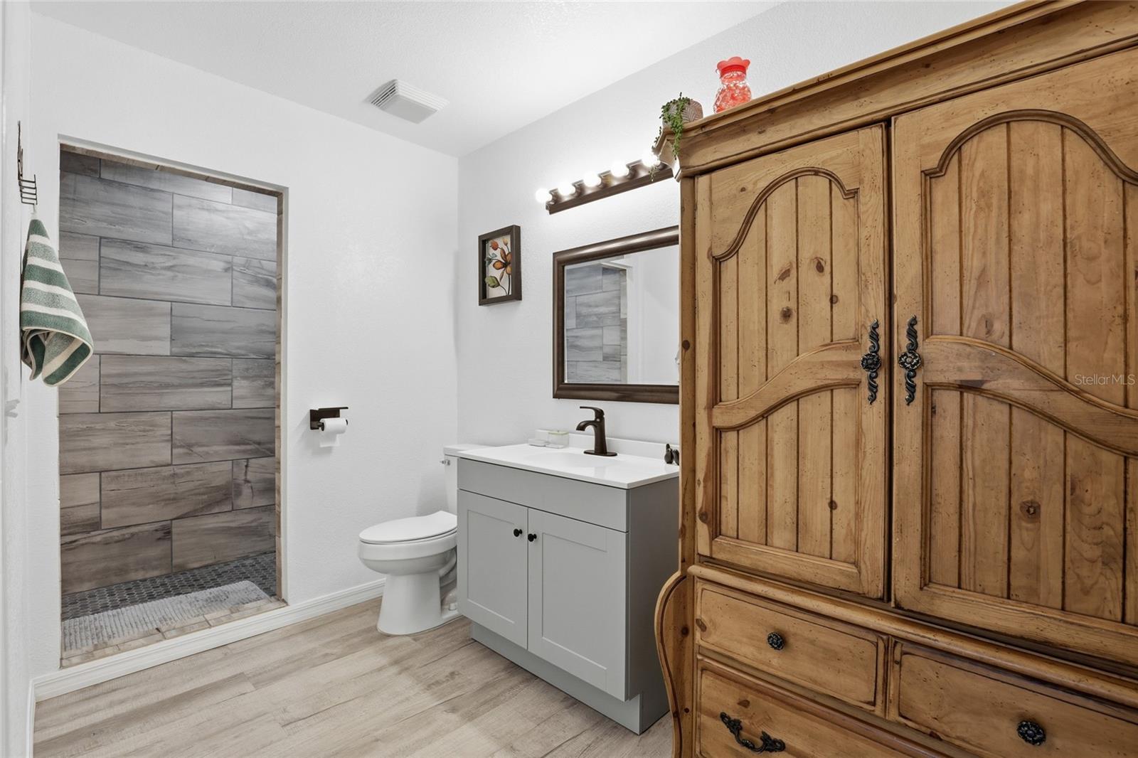 B & R SUB - Residential