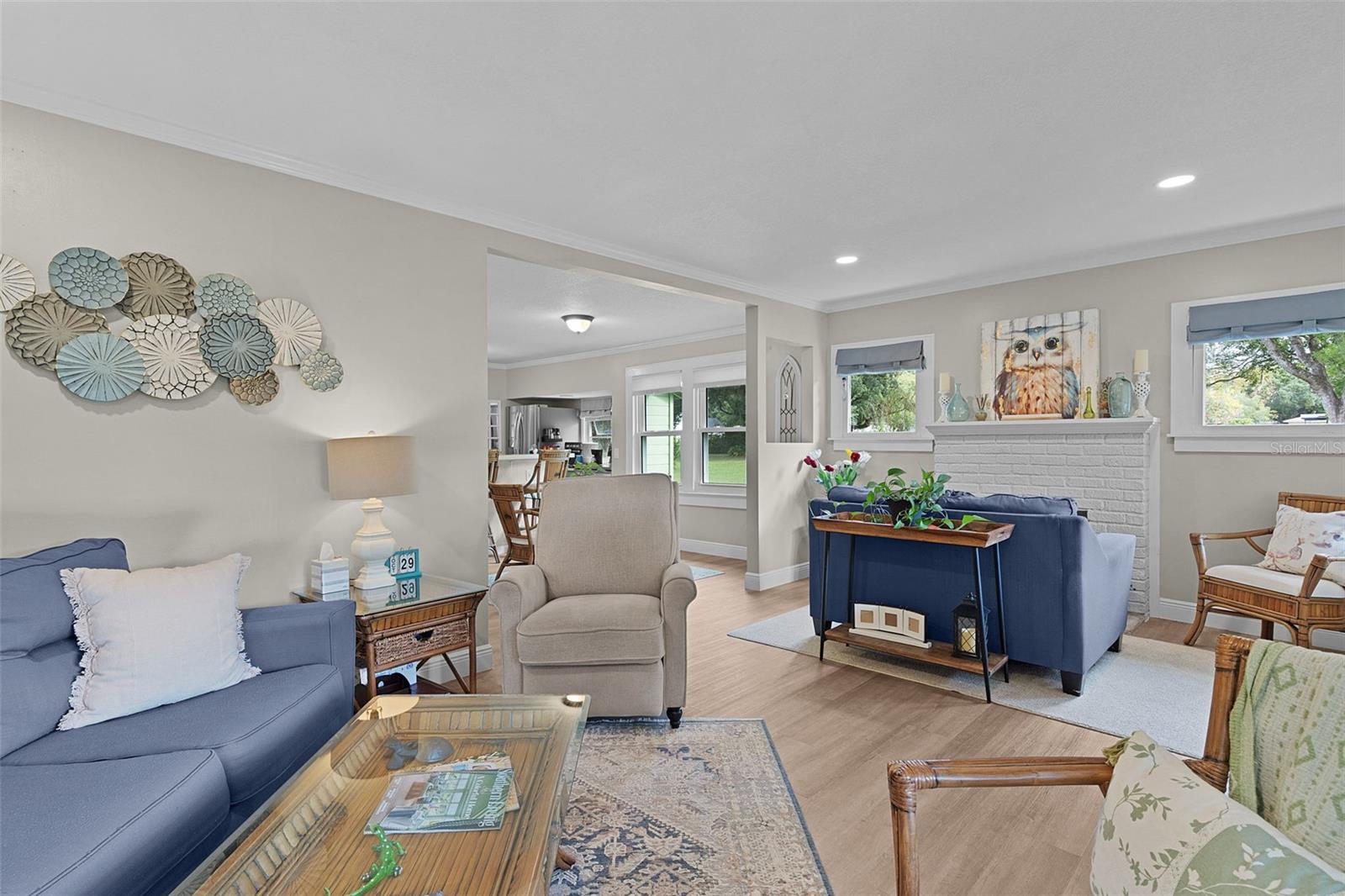 LADY LAKE HUEYS - Residential