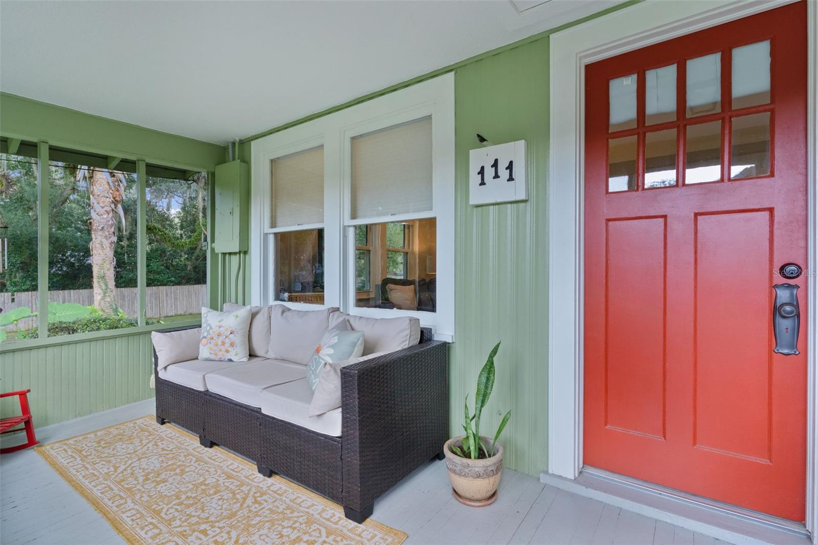 LADY LAKE HUEYS - Residential