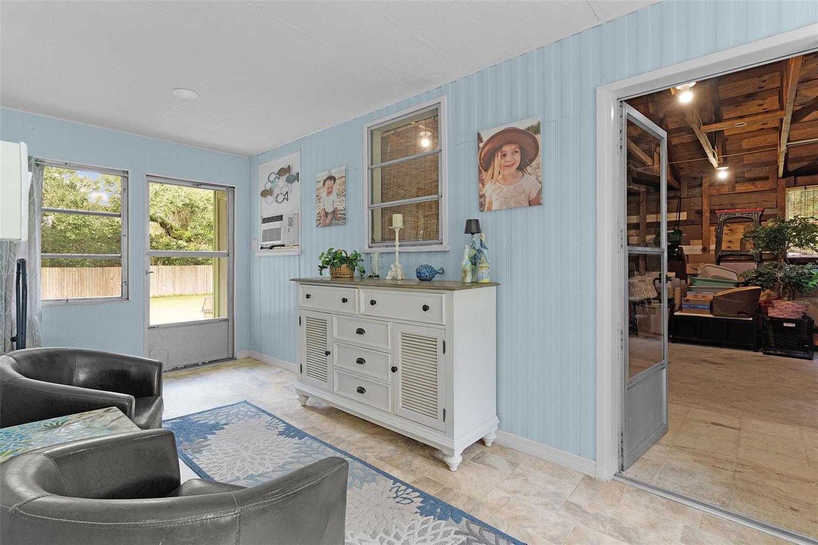 LADY LAKE HUEYS - Residential