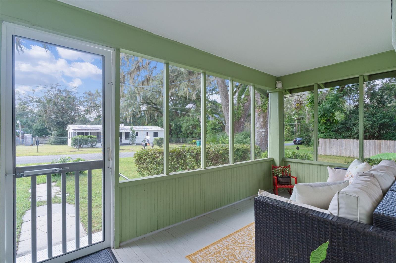 LADY LAKE HUEYS - Residential