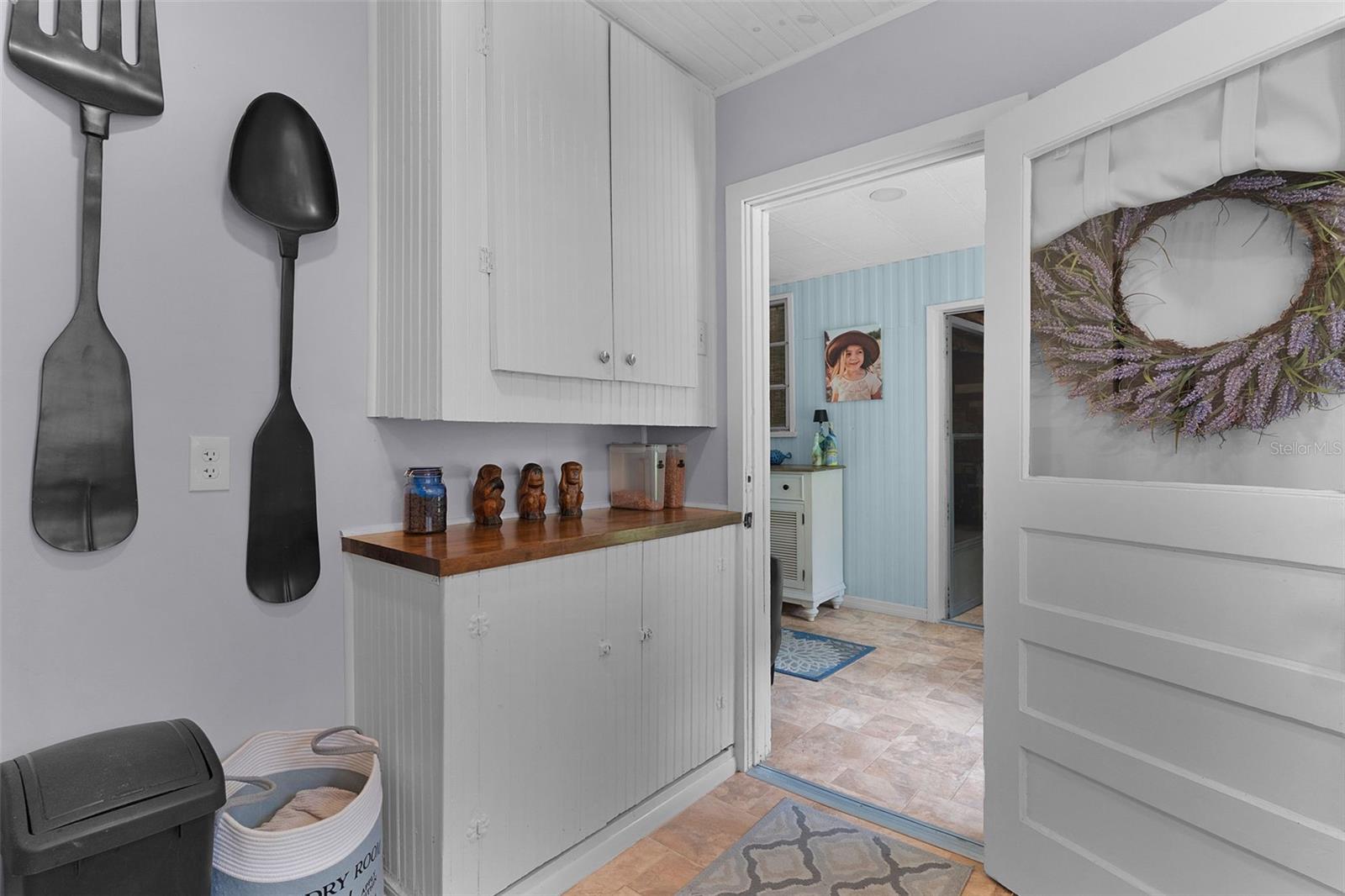 LADY LAKE HUEYS - Residential